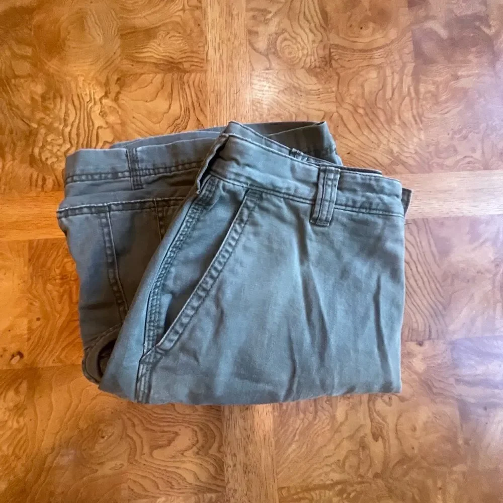 IZOD GREEN Cargo Short!